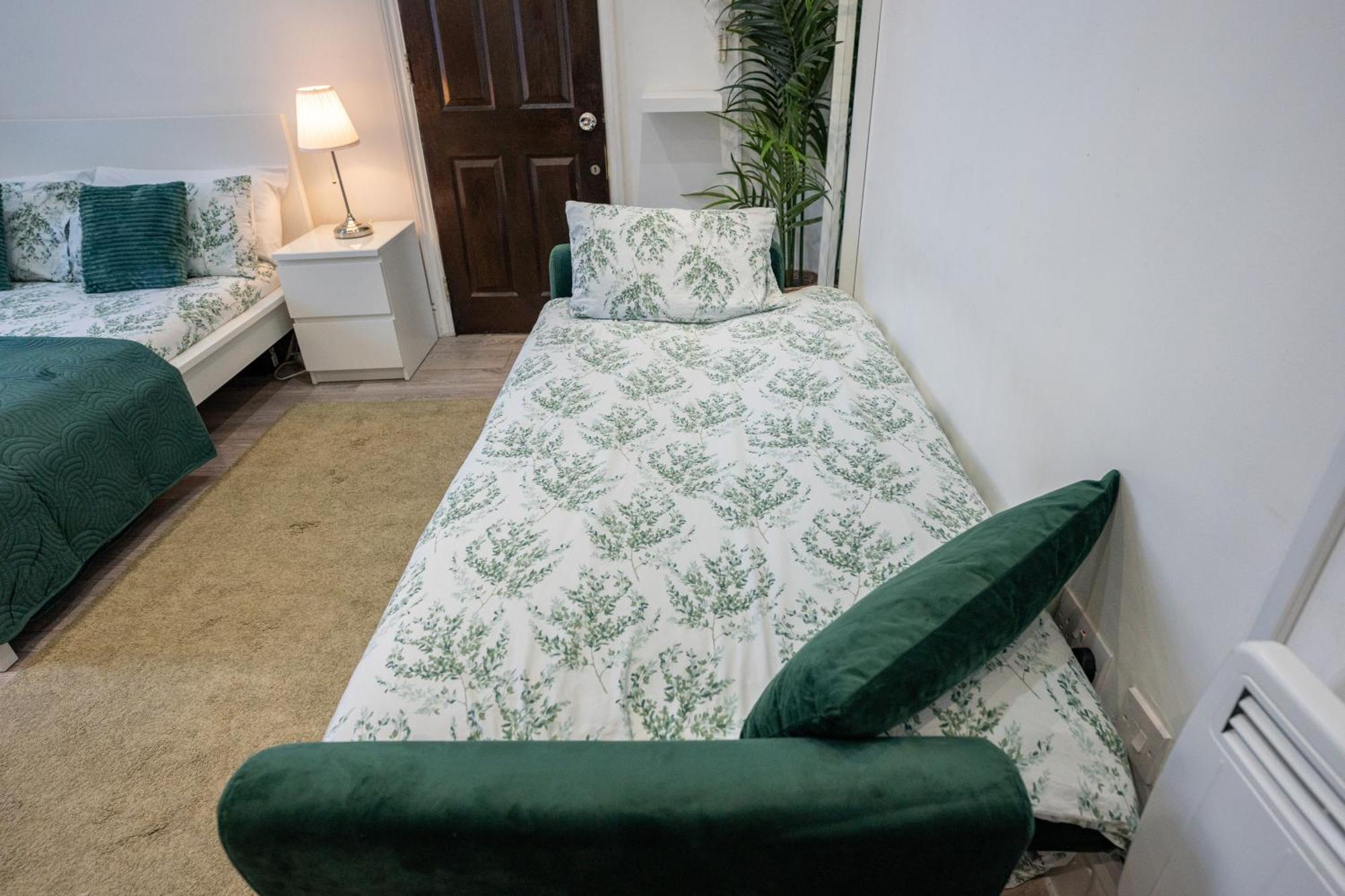 Beautiful Flat In Hackney Next To Overground Station Apartment London